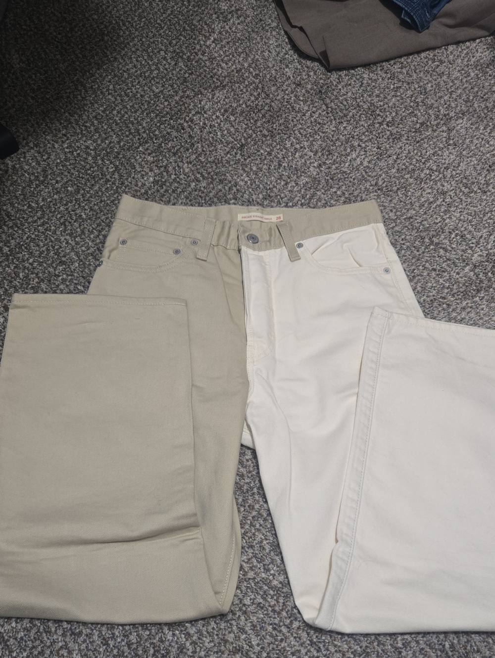 Two-Tone Straight Leg Jeans in Beige & Off-White